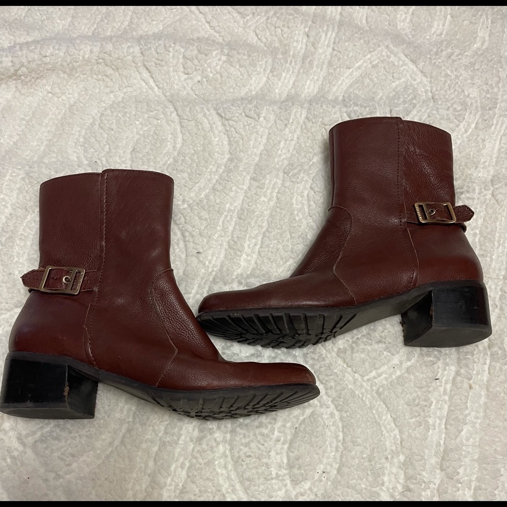 Boots - Picture 6 of 9